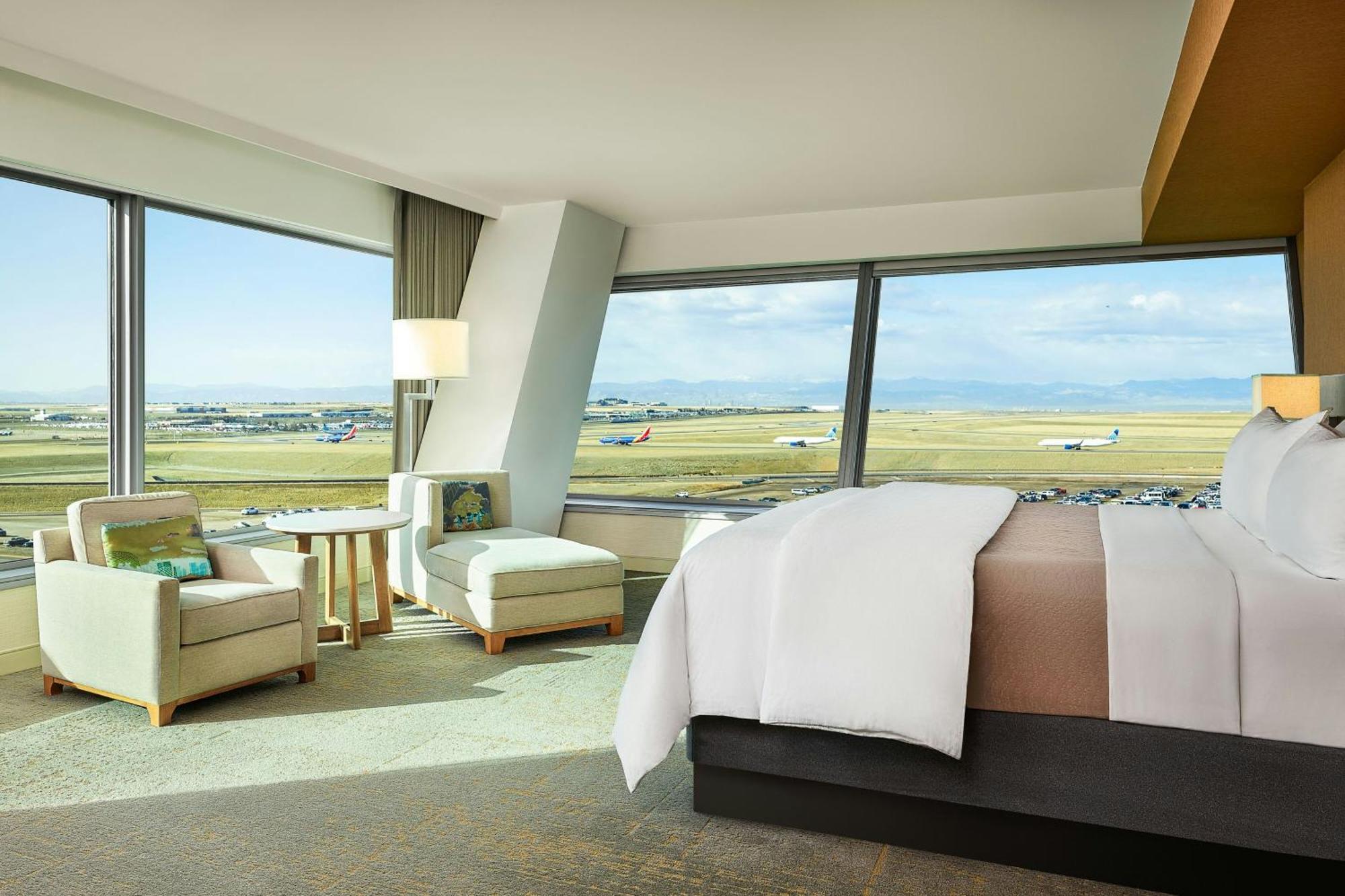 The Westin International Airport 4*
